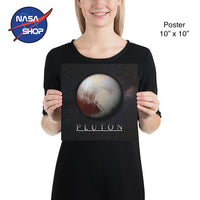Poster de la planète pluton en 10 x 10 pouces ∣ NASA SHOP FRANCE®
